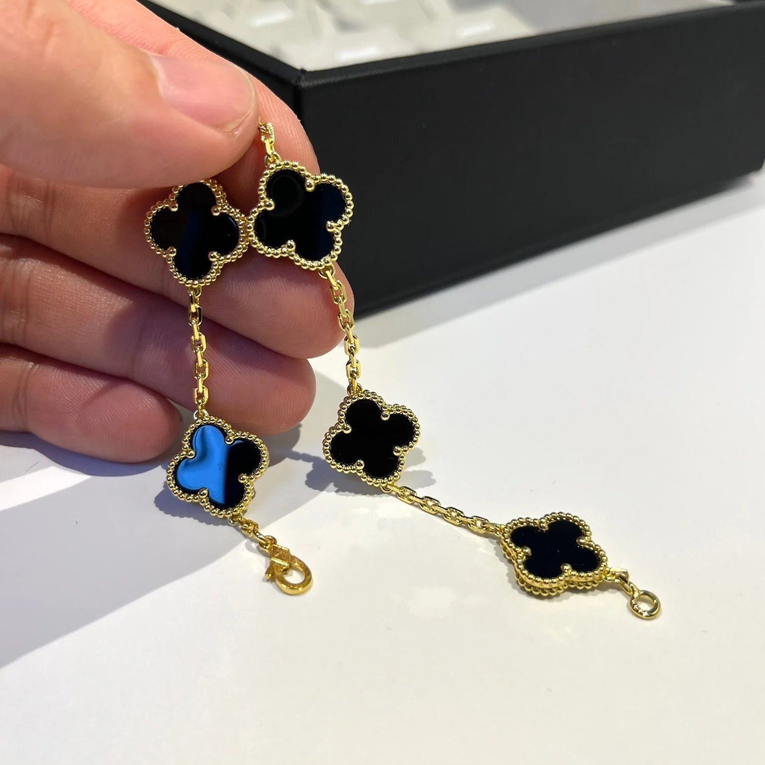 [Aura ]New CLOVER 5 MOTIF ONYXS BRACELET COLLECTION