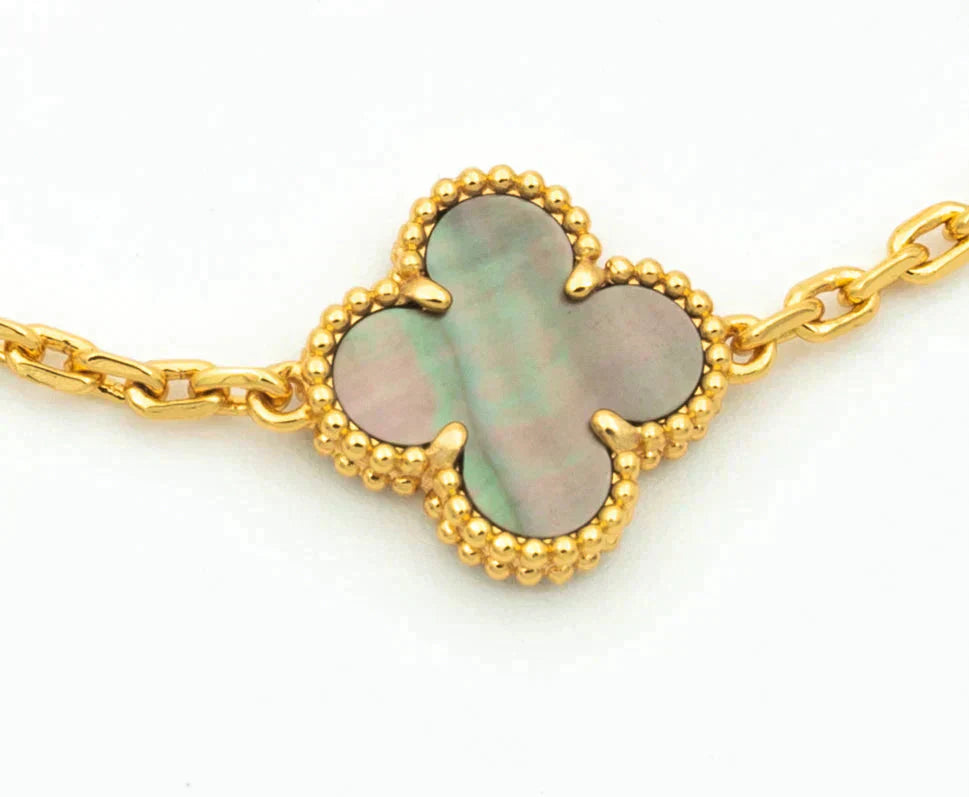 [Aura ]New CLOVER 5 MOTIF GRAY MOP BRACELET COLLECTION