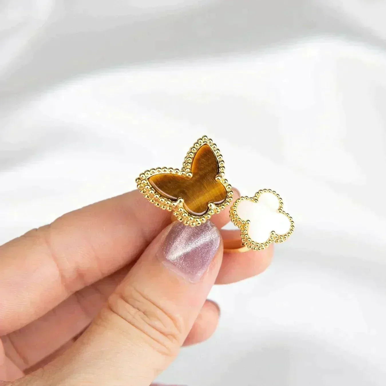 Aura LUCKY BETWEEN THE FINGER RING