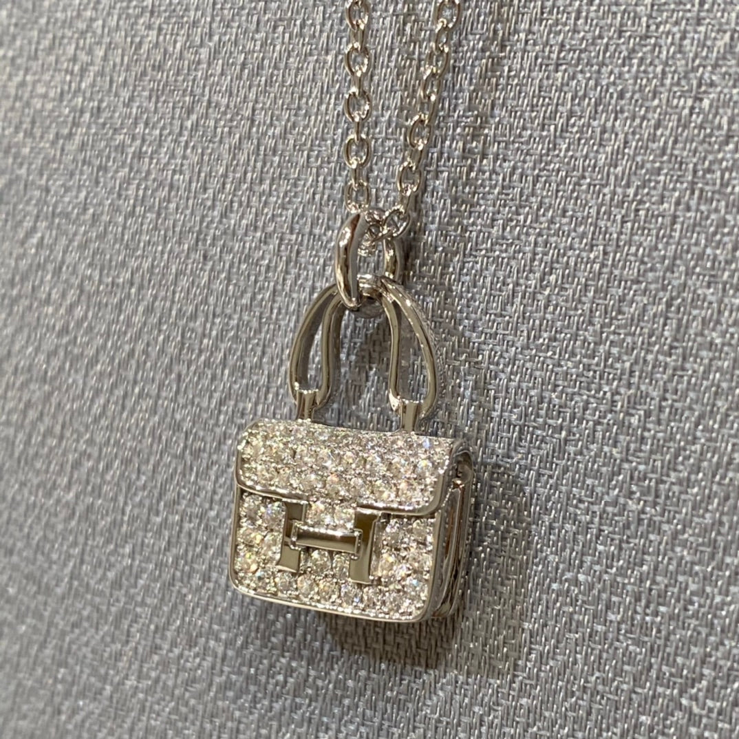 Aura CONSTANCE PEDANT DIAMOND NECKLACE