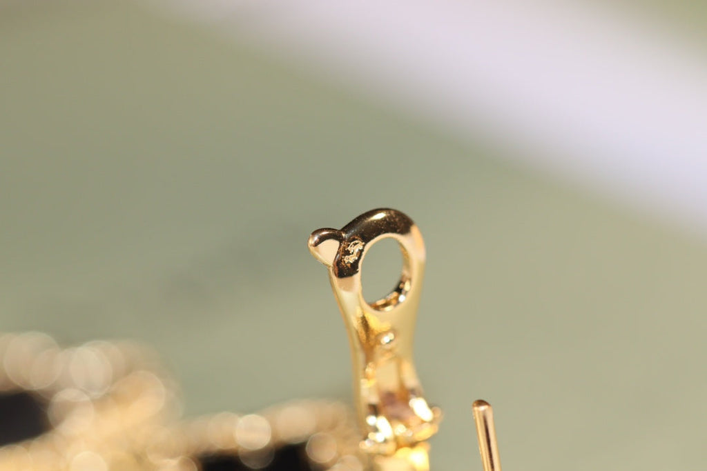 Aura CLOVER OHRRINGE GOLD ONYX PERLMUTT 3 MOTIVE