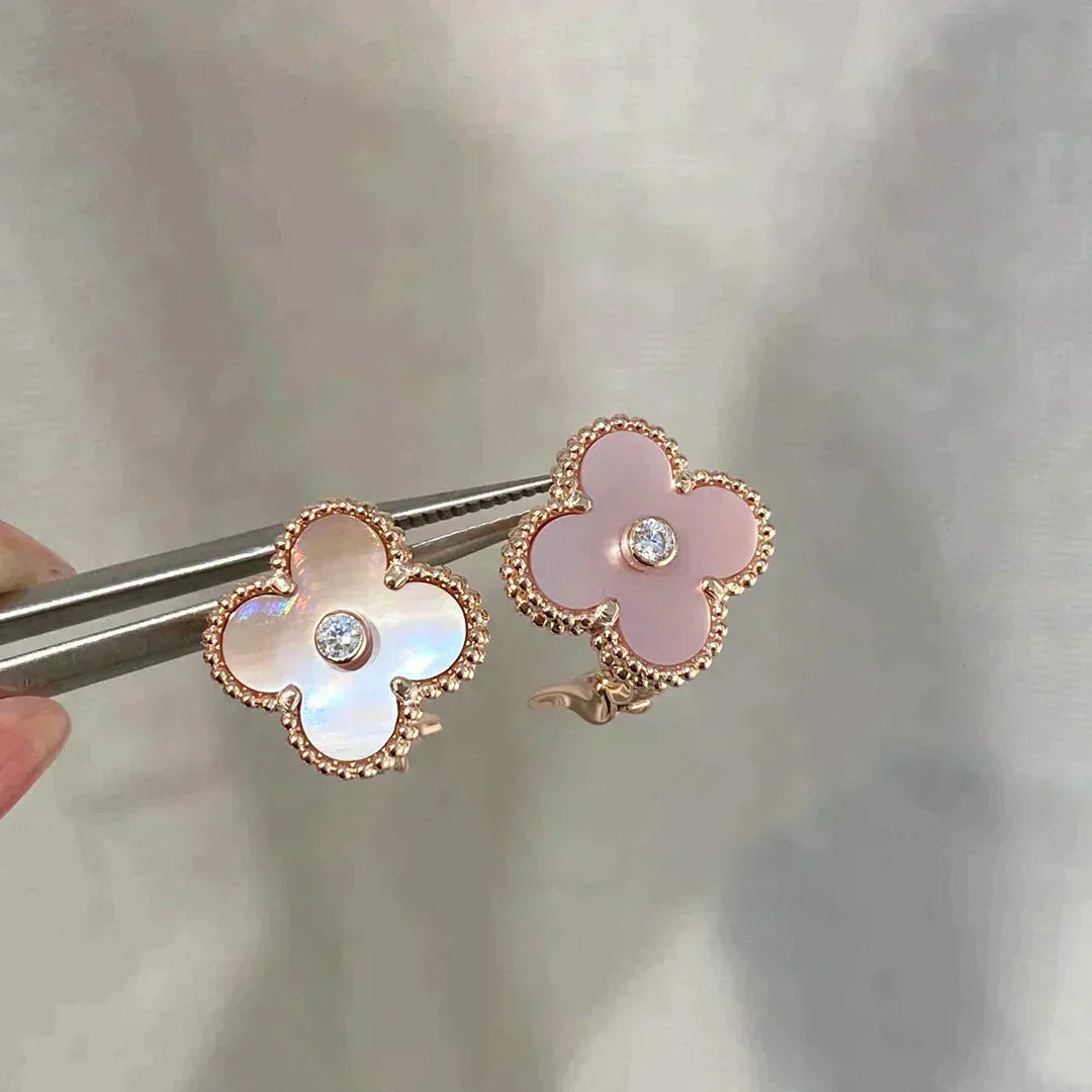 Aura CLOVER MEDIUM 1 MOTIFS  PINK MOP DIAMOND EARRINGS