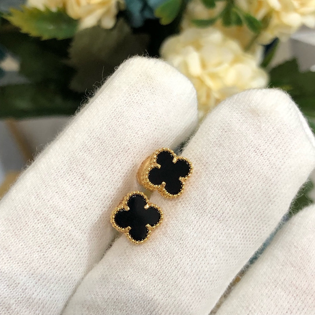 Aura CLOVER MINI GOLD EARRINGS