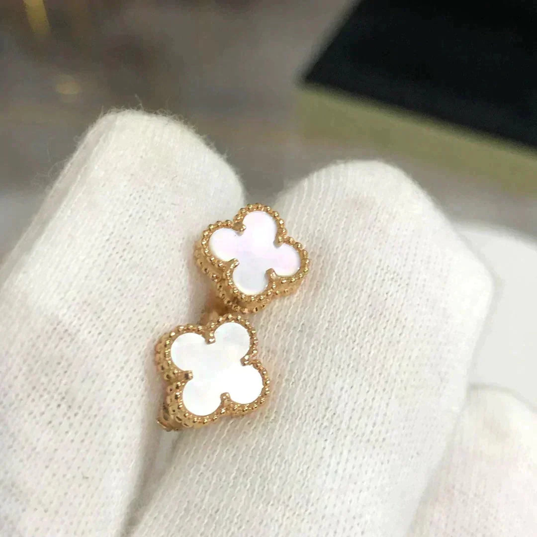 Aura CLOVER MINI 9.5MM WHITE MOP EARRINGS