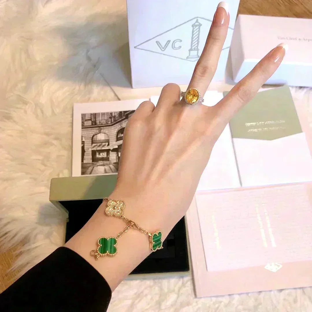 [Aura ]New  CLOVER 5 MOTIF MALACHITE BRACELET COLLECTION