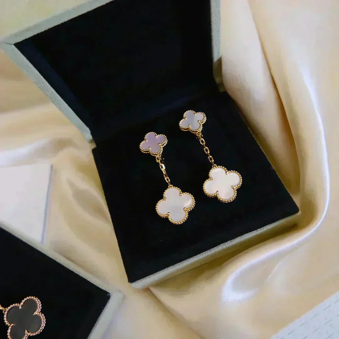 Aura CLOVER 2 MOTIF WHITE MOP EARRINGS