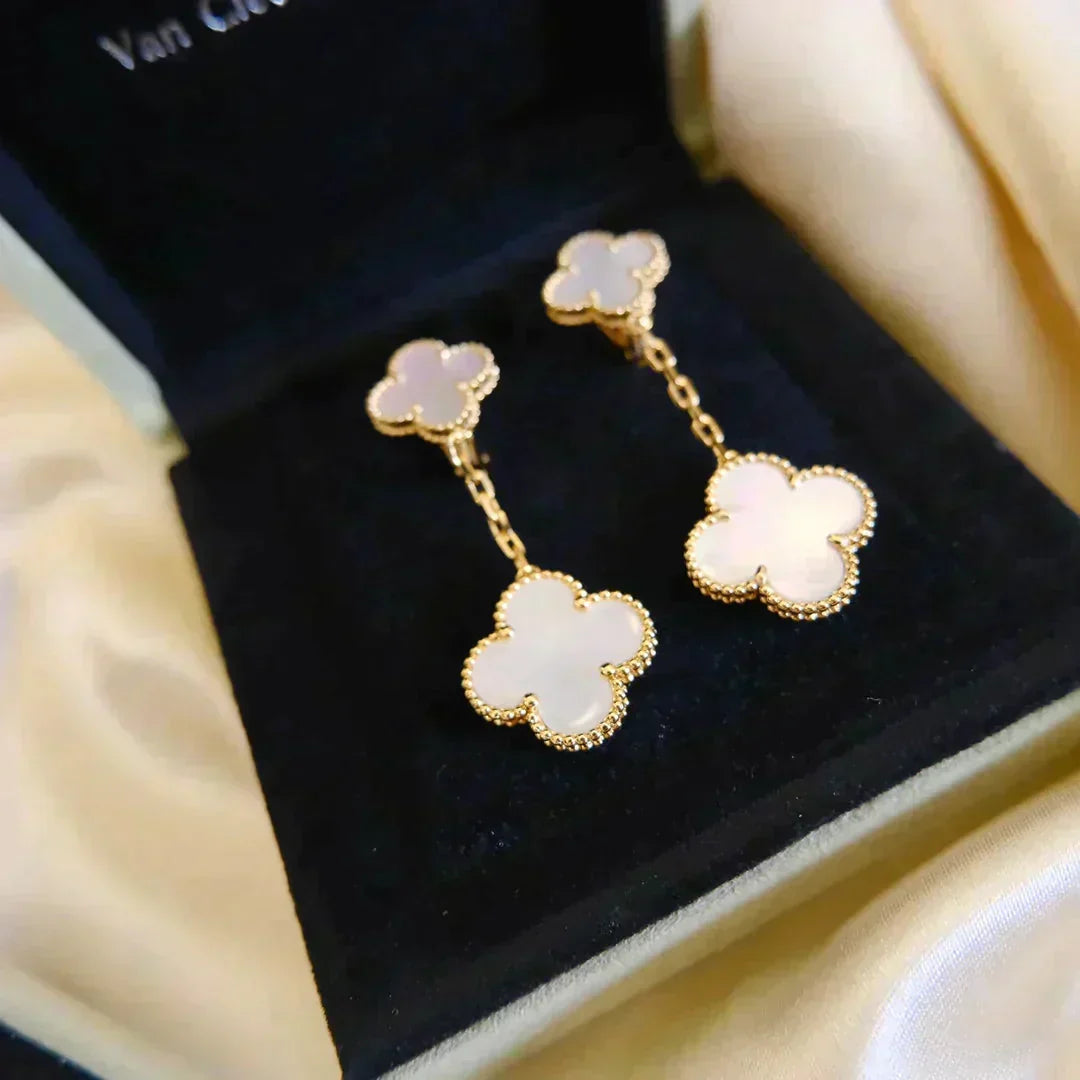 Aura CLOVER 2 MOTIF WHITE MOP EARRINGS