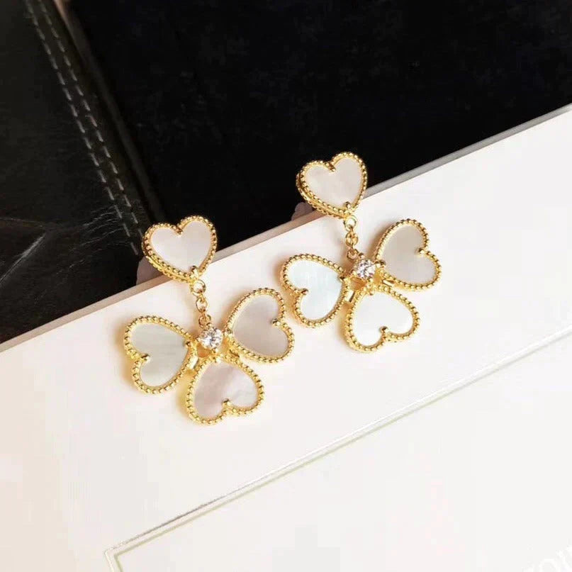 Aura CLOVER SWEET WHITE MOP EARRINGS