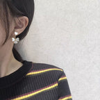 Aura CLOVER SWEET WHITE MOP EARRINGS