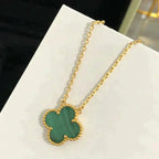 Aura CLOVER 15MM MALACHIT EINZELBLUMEN-HALSKEТТЕ