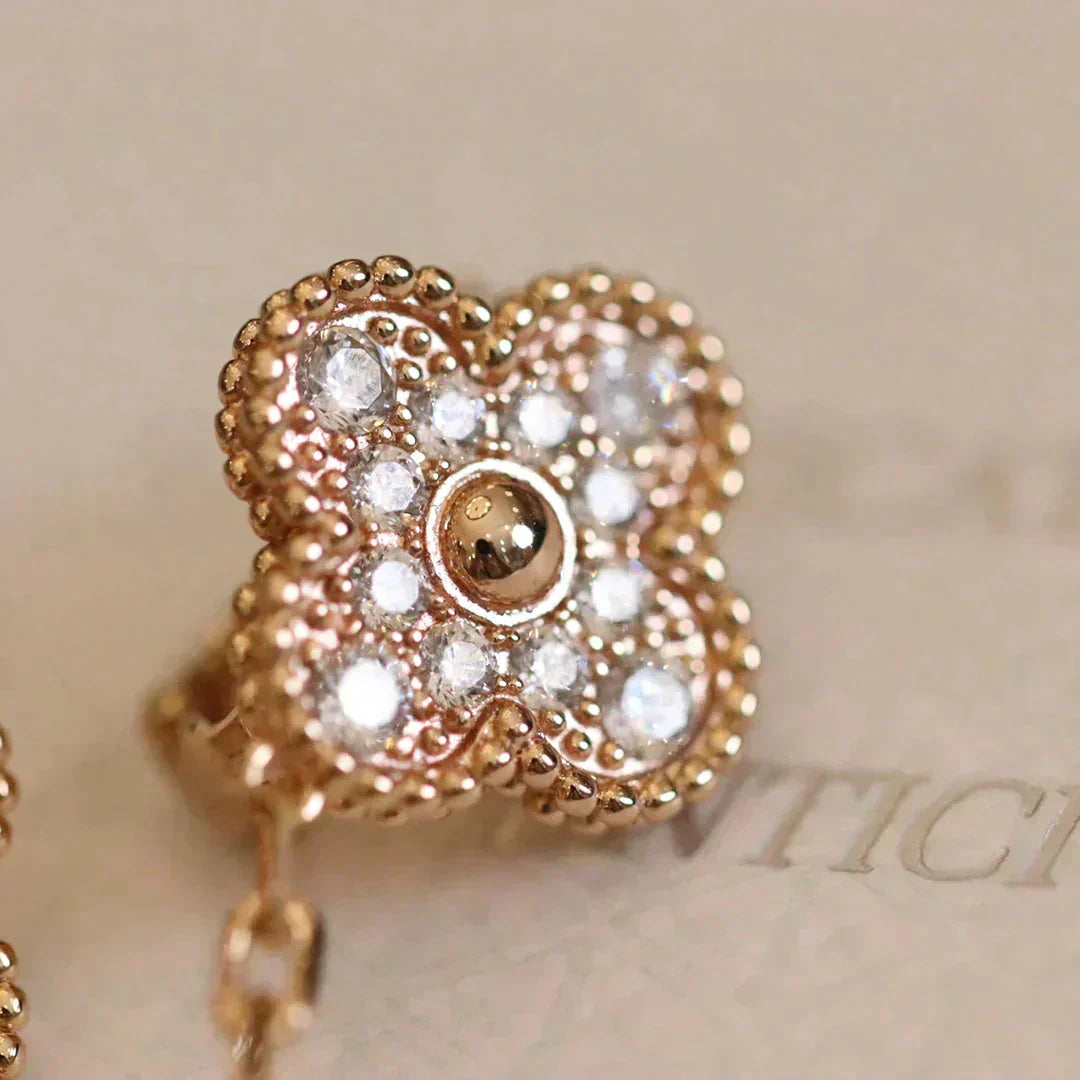 Aura CLOVER MEDIUM 1 MOTIFS FUll DIAMOND EARRINGS