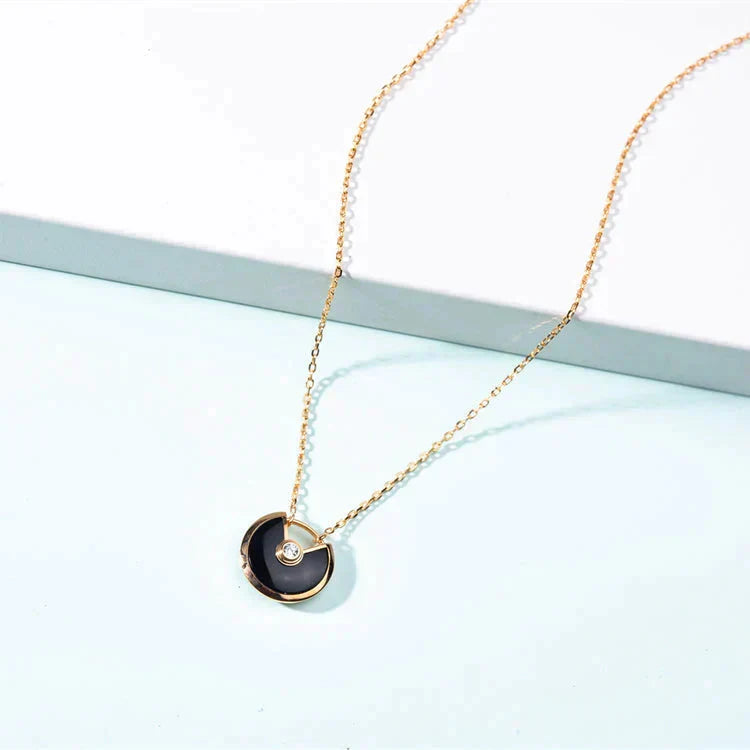 Aura AMULETT GOLD KARNEOL ONYX HALSKETTE