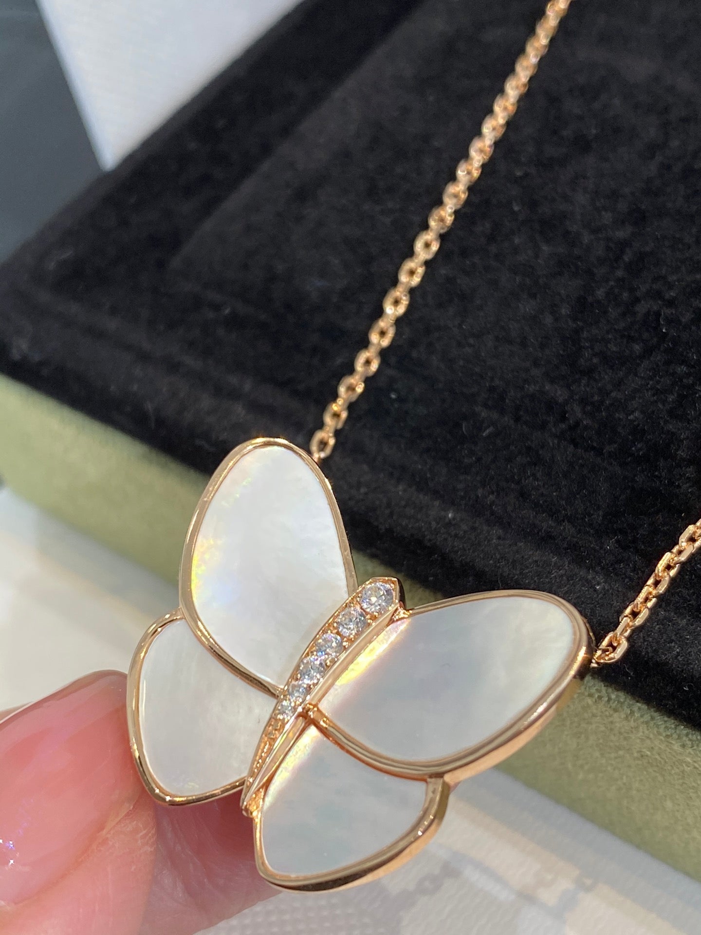 Aura BUTTERFLY GOLD MOP DIAMANT HALSKETTE