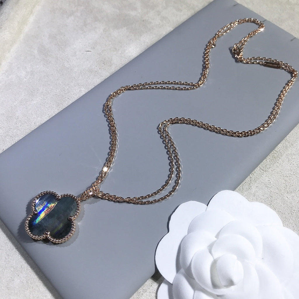 Aura CLOVER 25MM GOLD DARK MOP BIG CLOVER NECKLACE