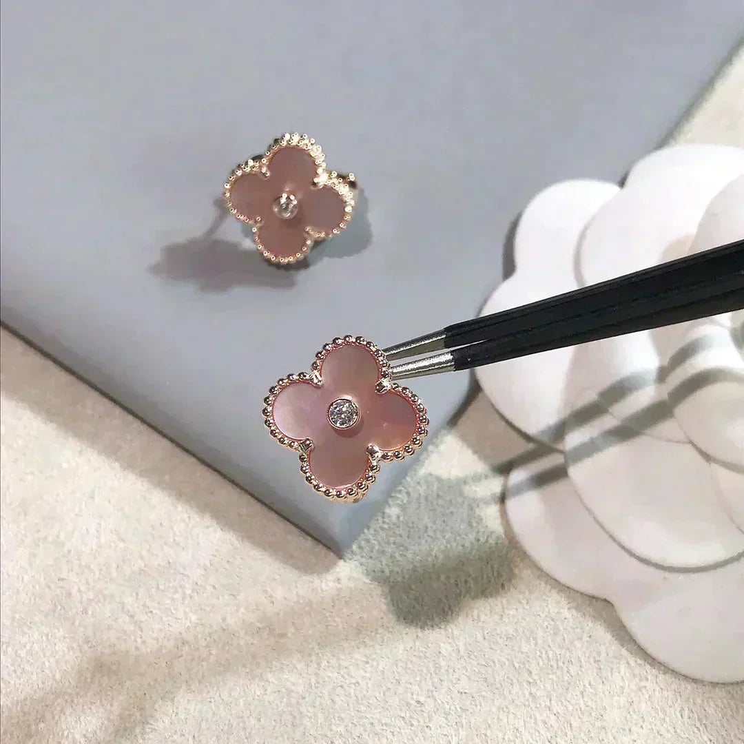 Aura CLOVER MEDIUM 1 MOTIFS  PINK MOP DIAMOND EARRINGS
