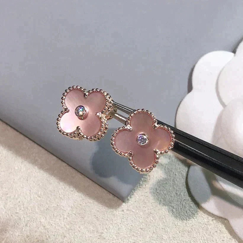 Aura CLOVER MEDIUM 1 MOTIFS  PINK MOP DIAMOND EARRINGS