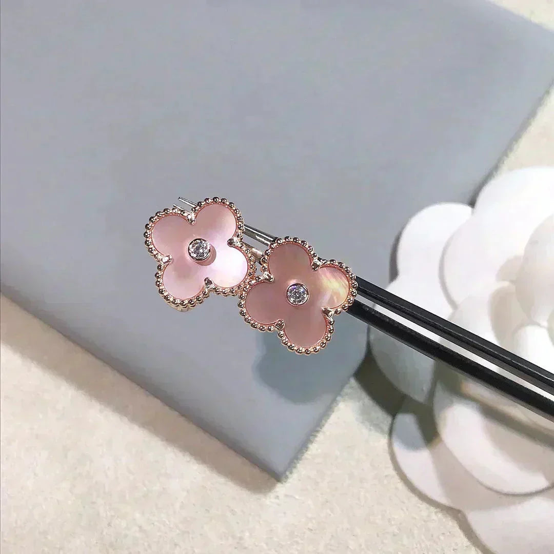 Aura CLOVER MEDIUM 1 MOTIFS  PINK MOP DIAMOND EARRINGS