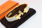Aura H HELLBLAUES ARMBAND