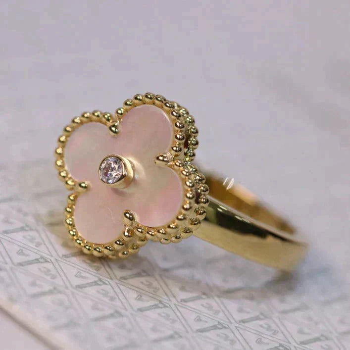 Aura CLOVER PINK MOP RING GOLD DIAMOND