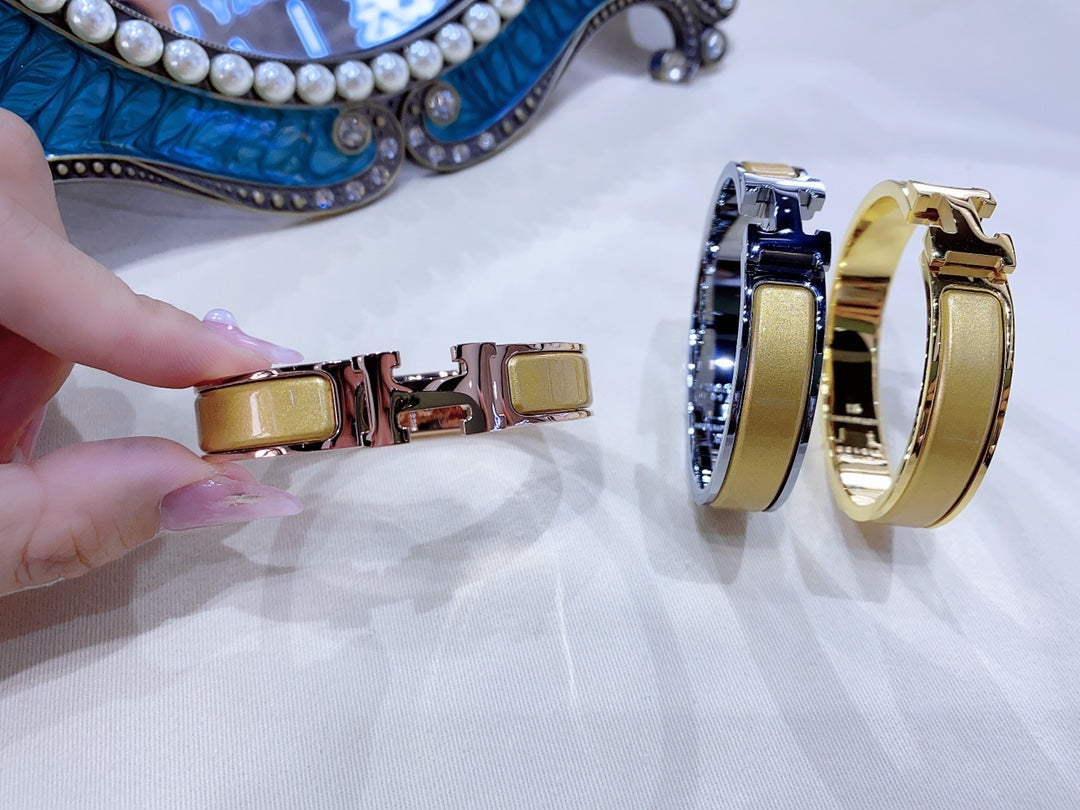 Aura H CHAMPAGNE BRACELET