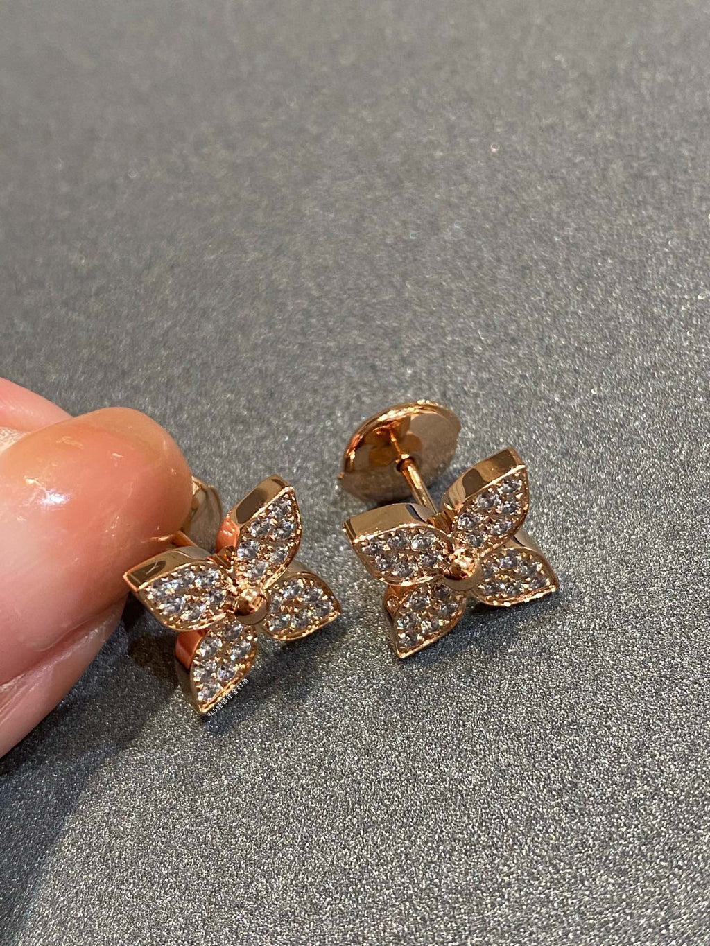 Aura STAR DIAMOND EARRINGS