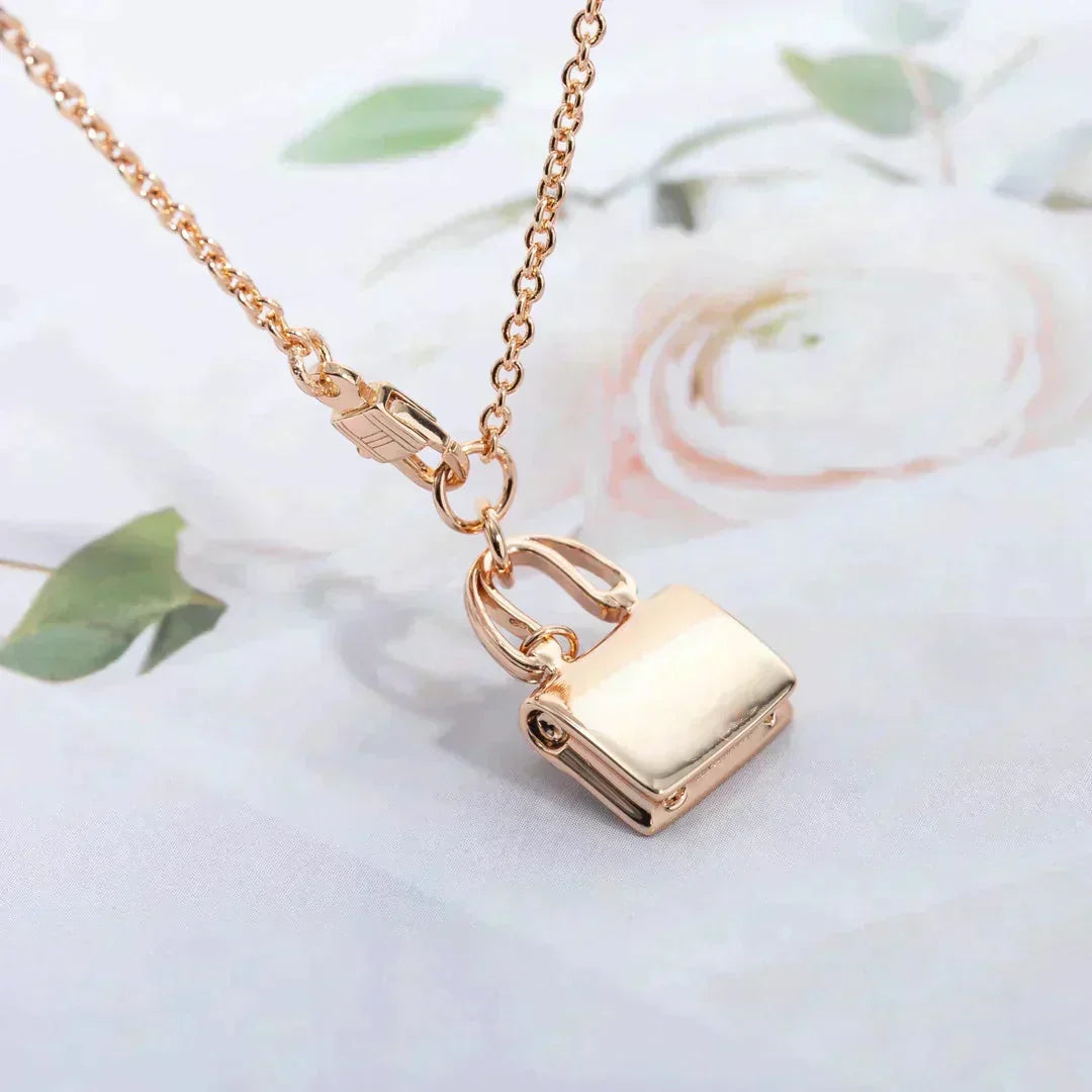 Aura AMULETTE PEDANT ROSE GOLD NECKLACE