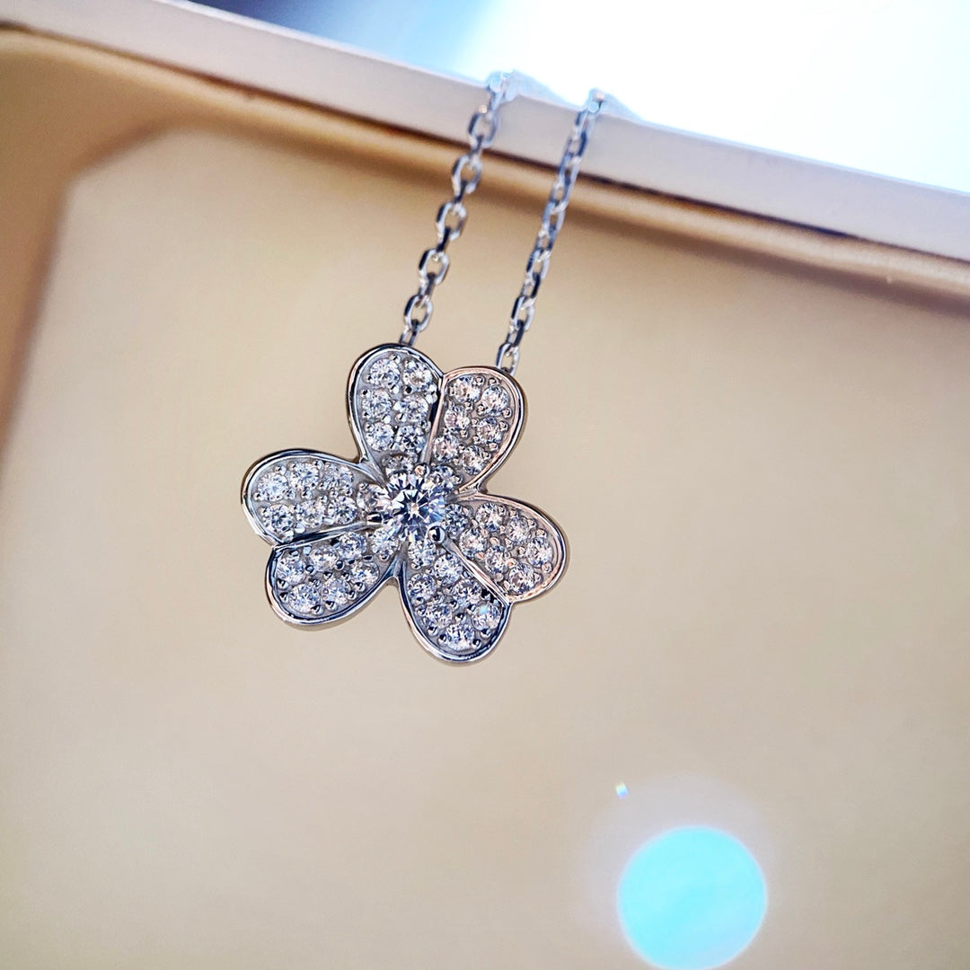 Aura CLOVER DIAMOND HALSKETTE SILBER