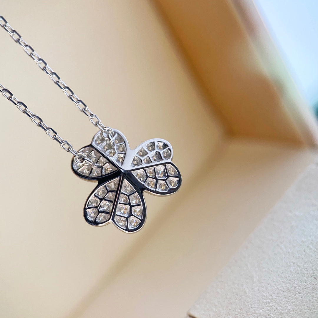 Aura CLOVER DIAMOND HALSKETTE SILBER