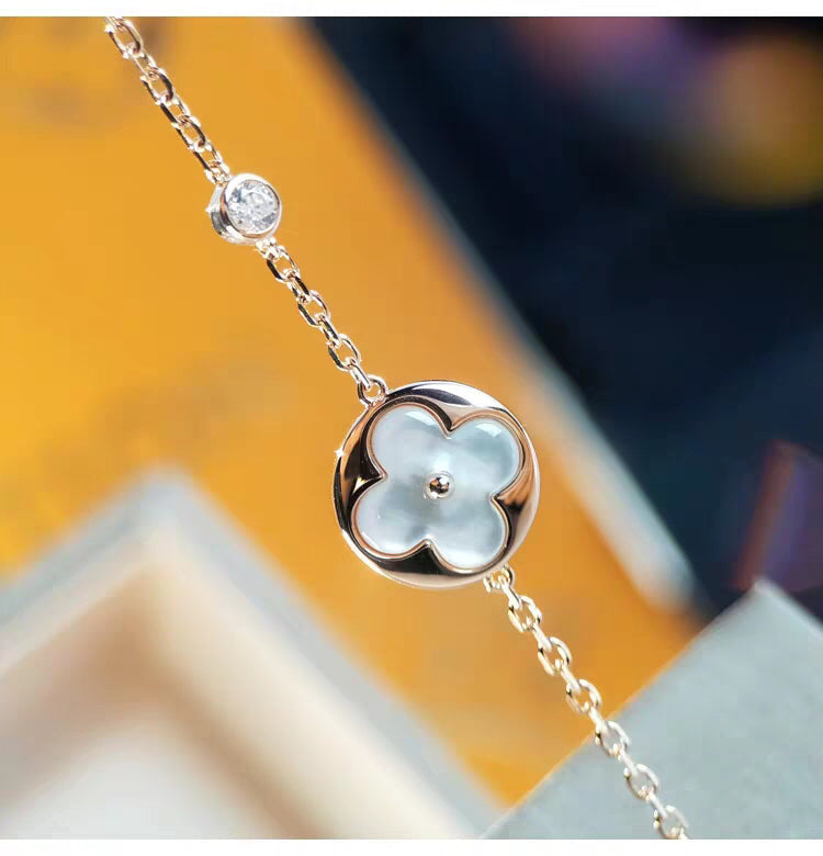 Aura SUN MOP GOLD 1 DIAMOND NECKLACE