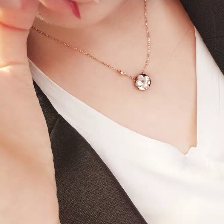 Aura SUN MOP GOLD 1 DIAMOND NECKLACE