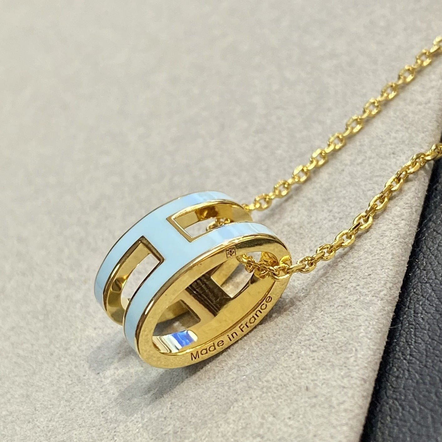 Aura POP H LIGHT BLUE NECKLACE