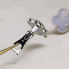 Aura CLOVER MEDIUM 1 MOTIFS  WHITE MOP EARRINGS SILVER