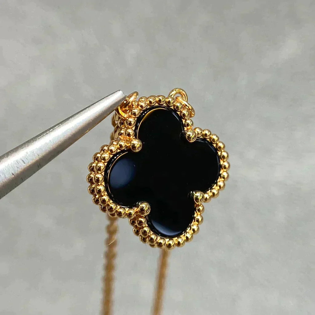 Aura CLOVER 15MM SCHWARZER ONYX EINZELBLUMEN-HALSKEtte