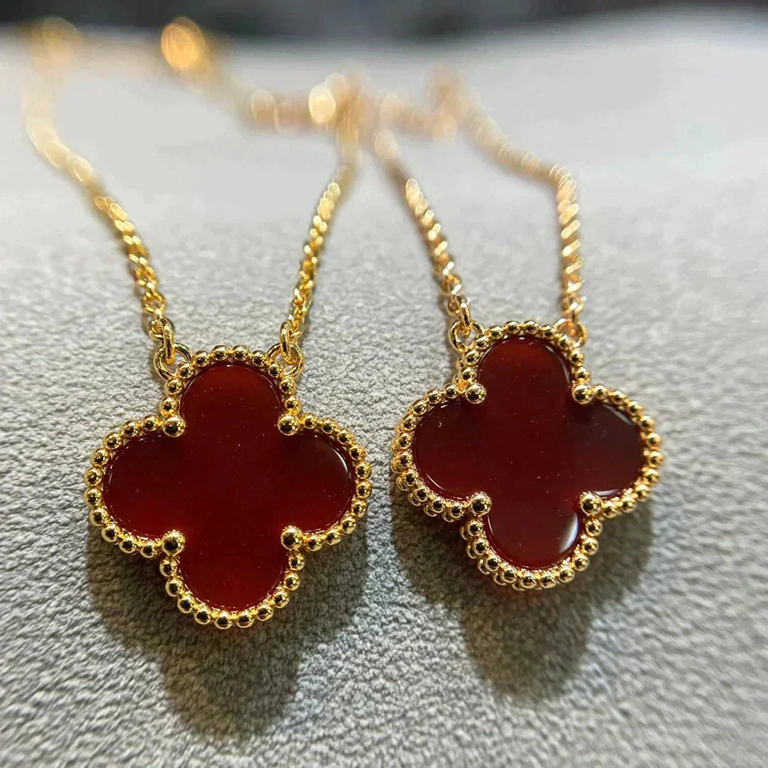 Aura CLOVER 15MM CARNELIAN SINGLE FLOWER NECKLACE