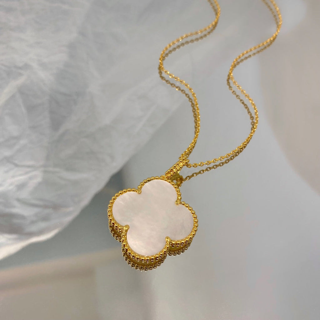 Aura CLOVER 25MM MOP LARGE PENDANT NECKLACE