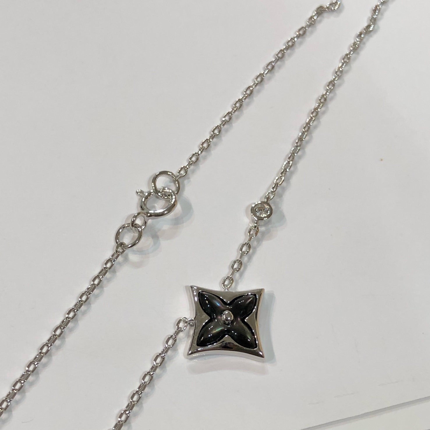 Aura STAR BLACK MOP NECKLACE