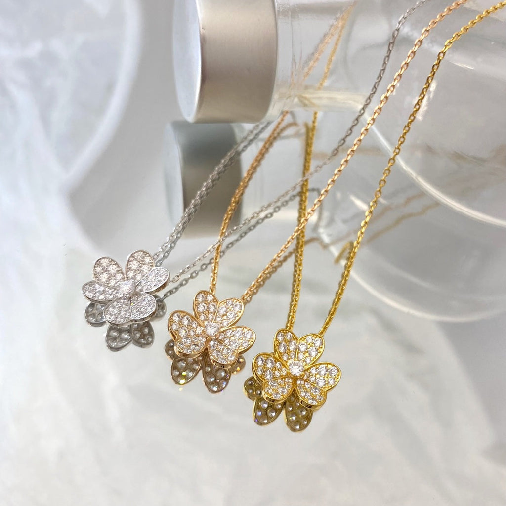 Aura FLOWER DIAMOND NECKLACE