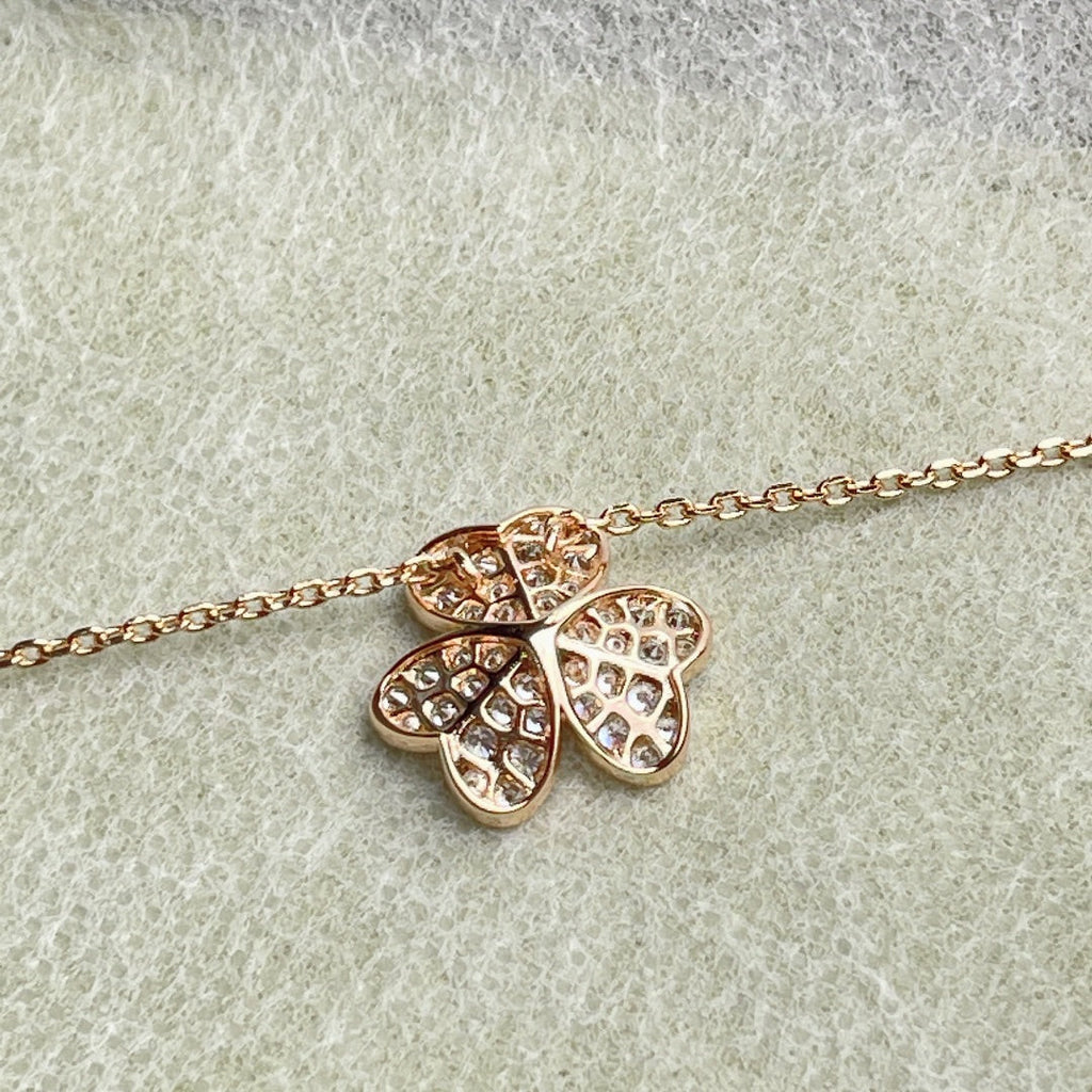 Aura FLOWER DIAMOND NECKLACE