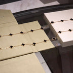 Aura CLOVER 20 MOTIFS ONYX NECKLACE