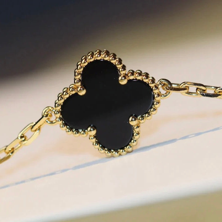 Aura CLOVER 20 MOTIFS ONYX NECKLACE