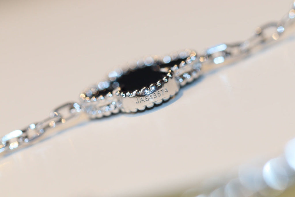 Aura CLOVER 20 MOTIFS ONYX DIAMOND SILVER