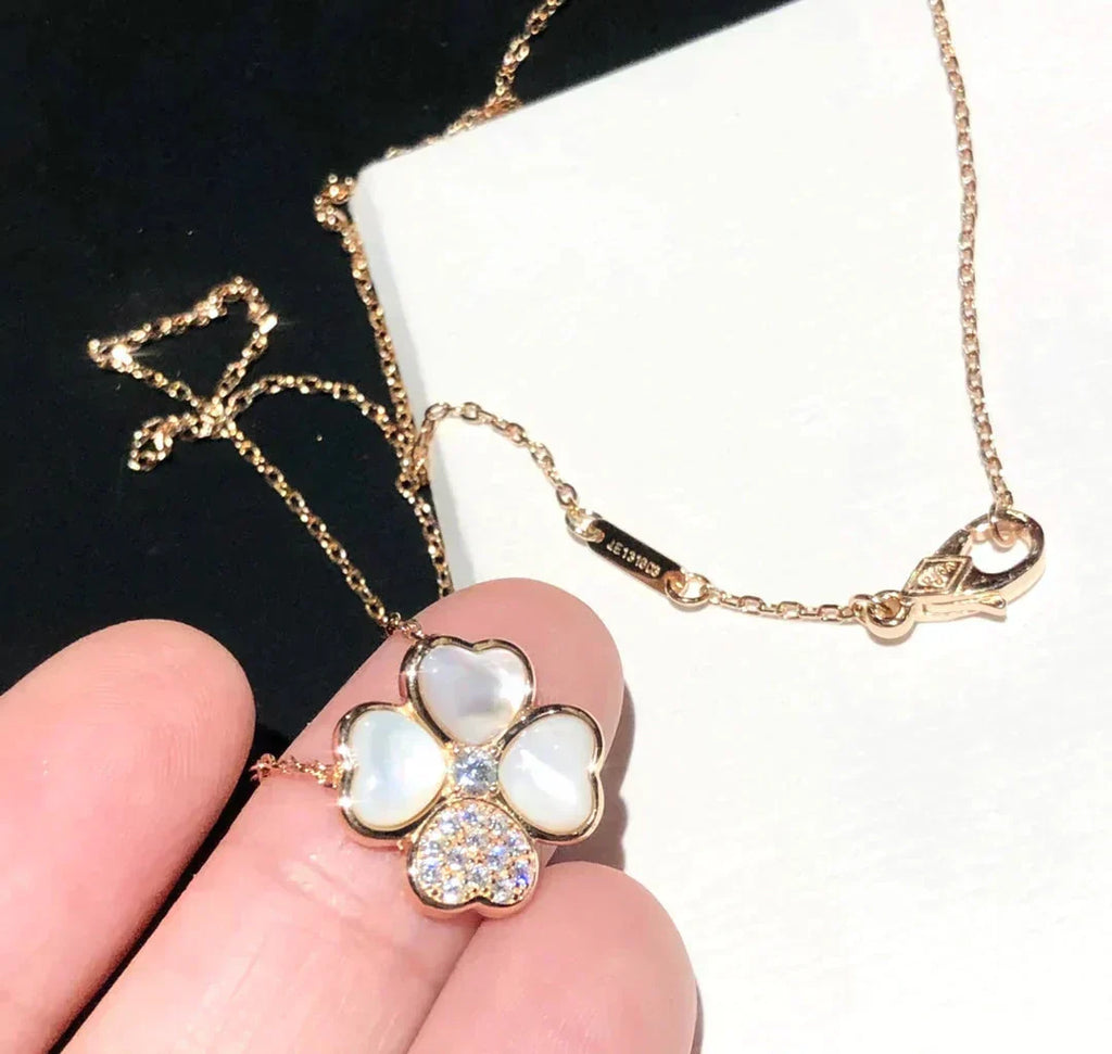 Aura CLOVER MOP DIAMOND ROSE GOLD NECKLACE