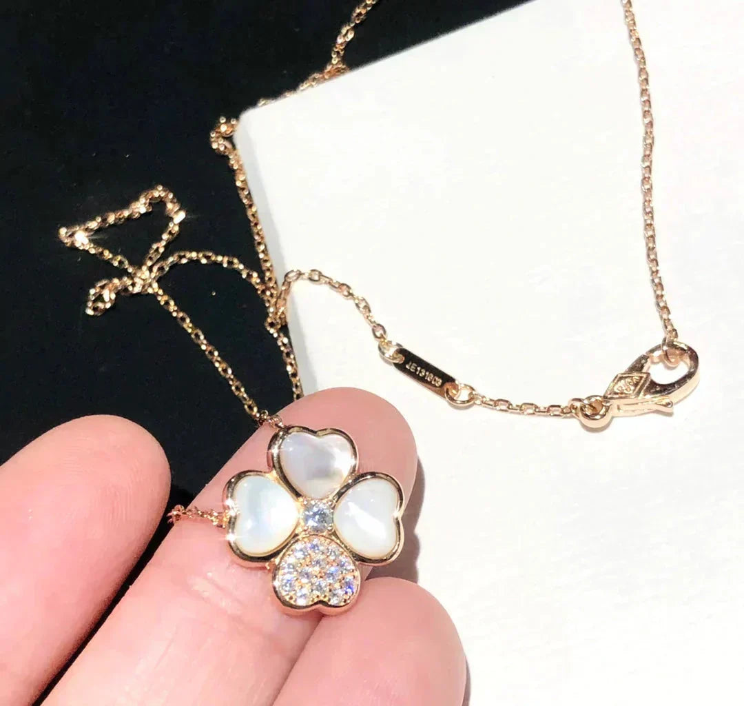 Aura CLOVER MOP DIAMOND ROSE GOLD NECKLACE