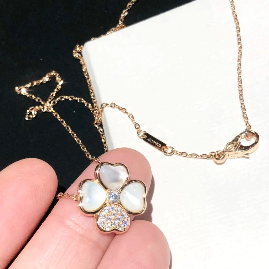 Aura CLOVER MOP DIAMOND ROSE GOLD NECKLACE