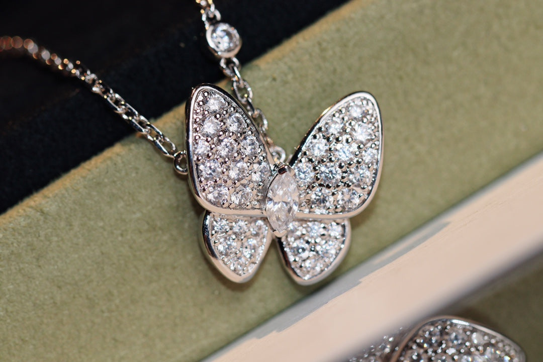 Aura BUTTERFLY DIAMOND NECKLACE