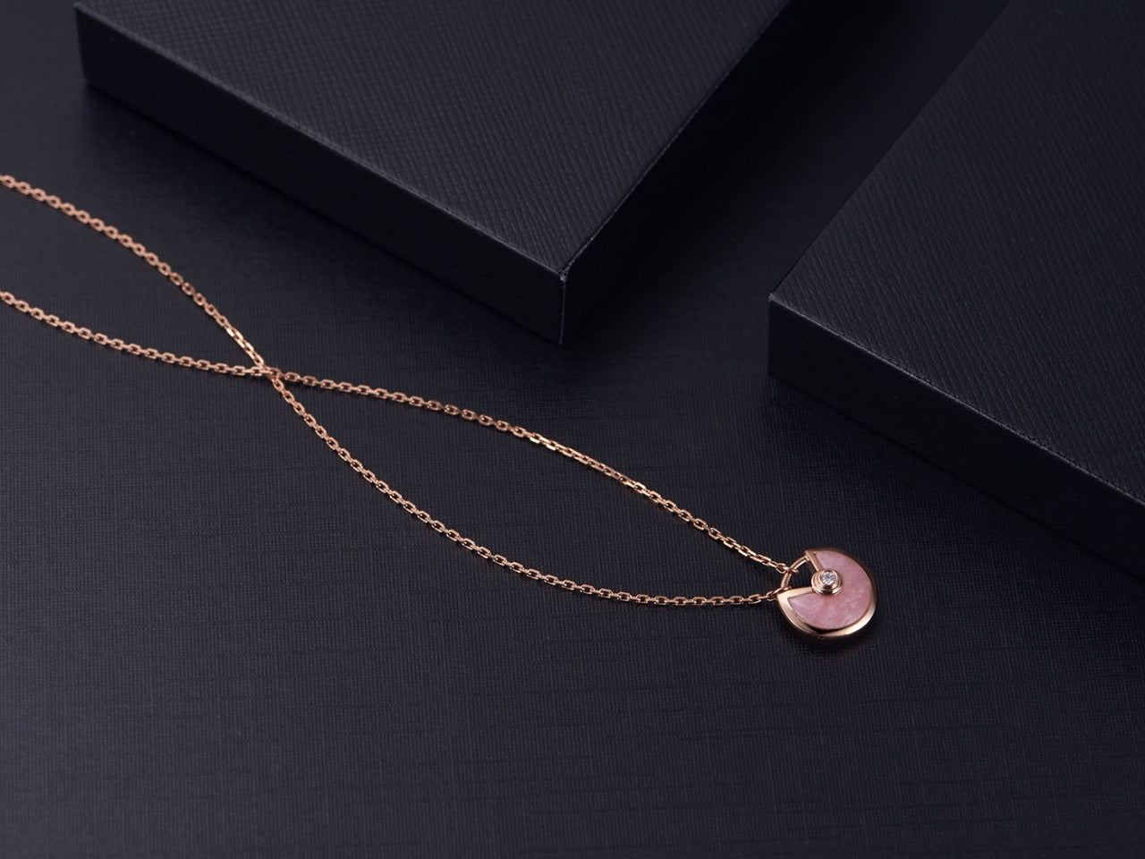 Aura AMULETTE ROSÉGOLD ROSÉ MOP-HALSKETTE