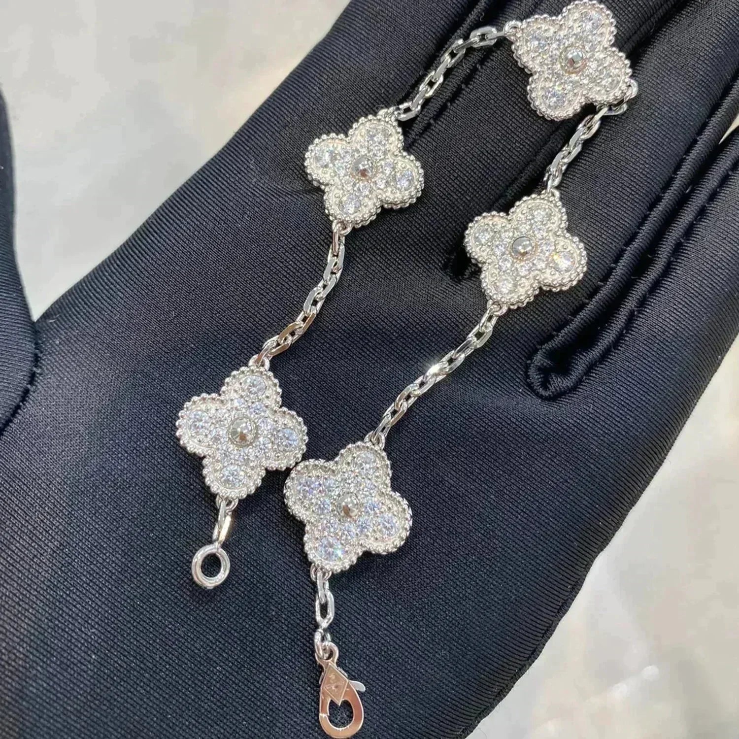 [Aura ] New  CLOVER 5 MOTIF FULL DIAMOND BRACELET COLLECTION