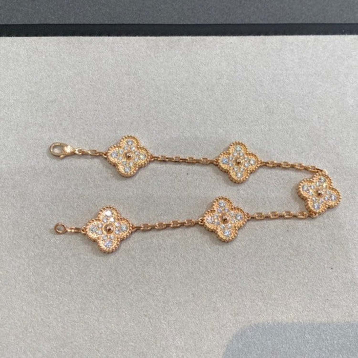 [Aura ] New  CLOVER 5 MOTIF FULL DIAMOND BRACELET COLLECTION