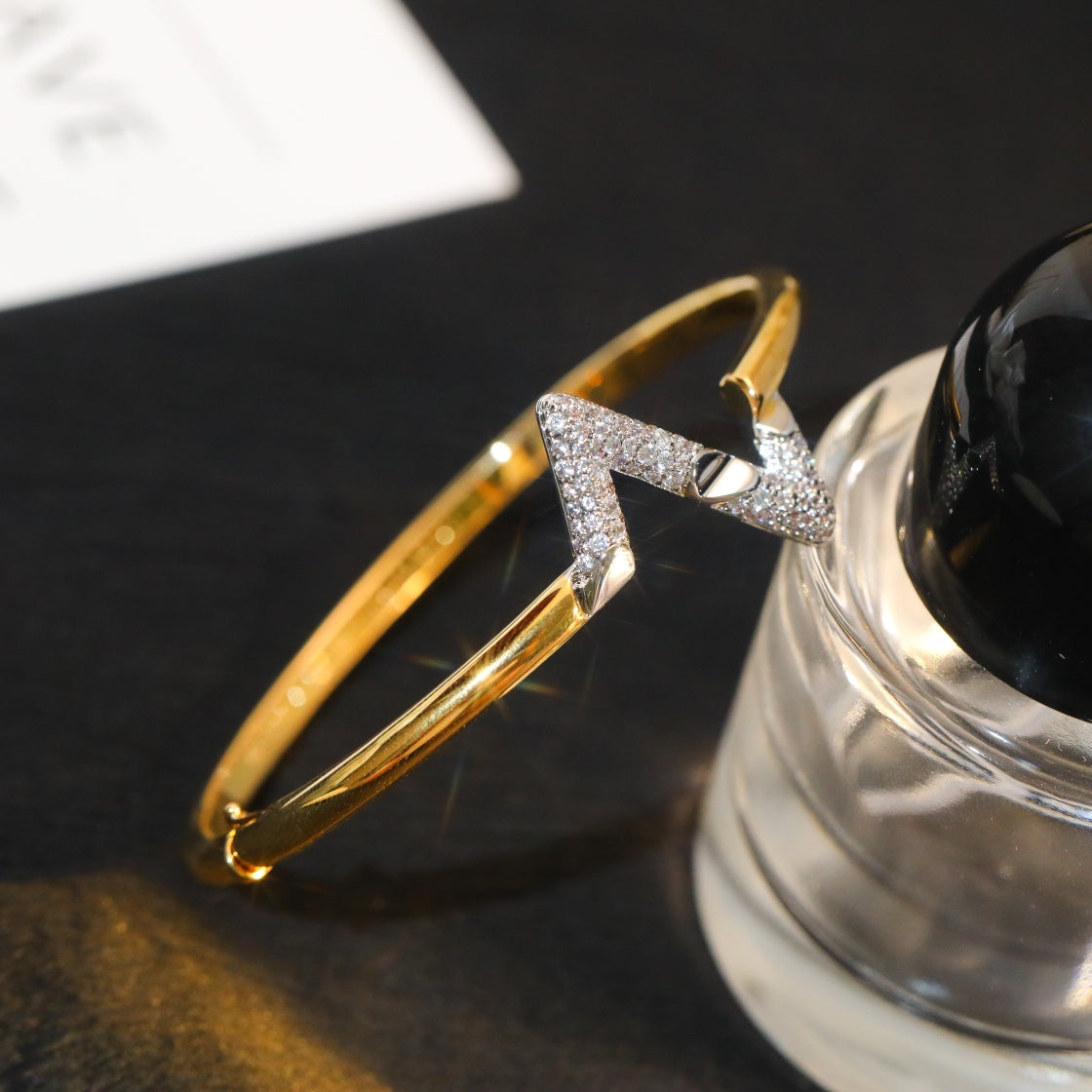 Aura VOLTE UPSITE DOWN GOLD DIAMOND BRACELET