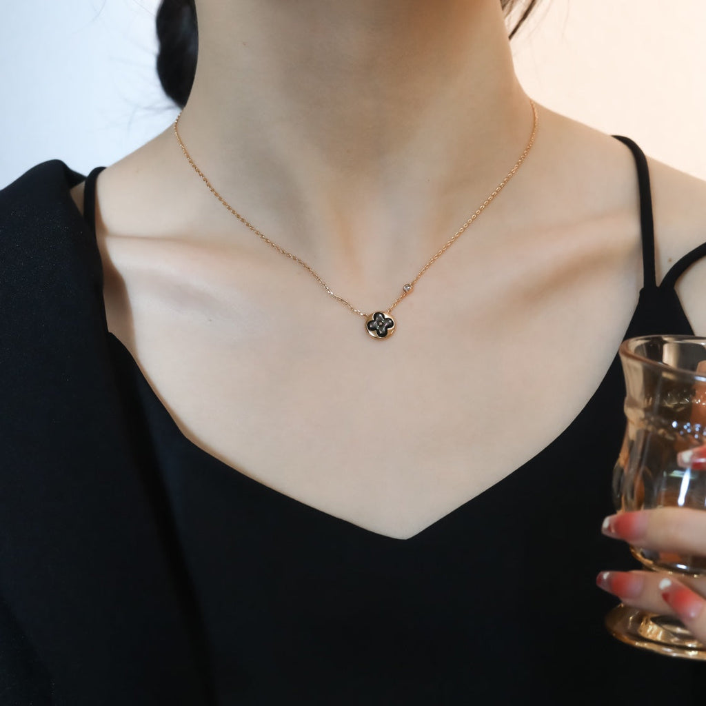 Aura SUN PEDANT PINK GOLD 1 DIAMOND NECKLACE